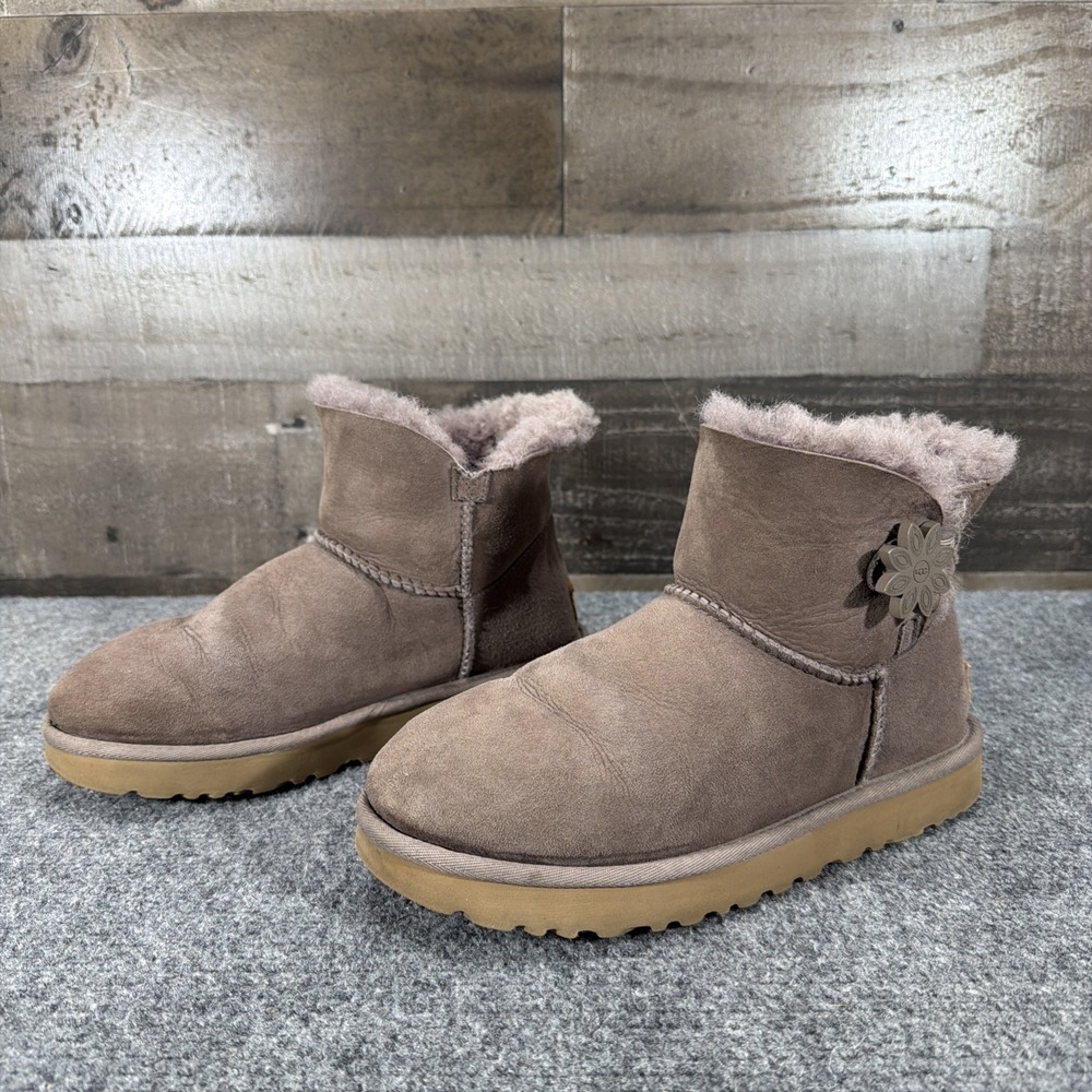 UGG Mini Bailey Button II Flower Boots Women 7 EU 38 Stormy Grey Shearling Suede